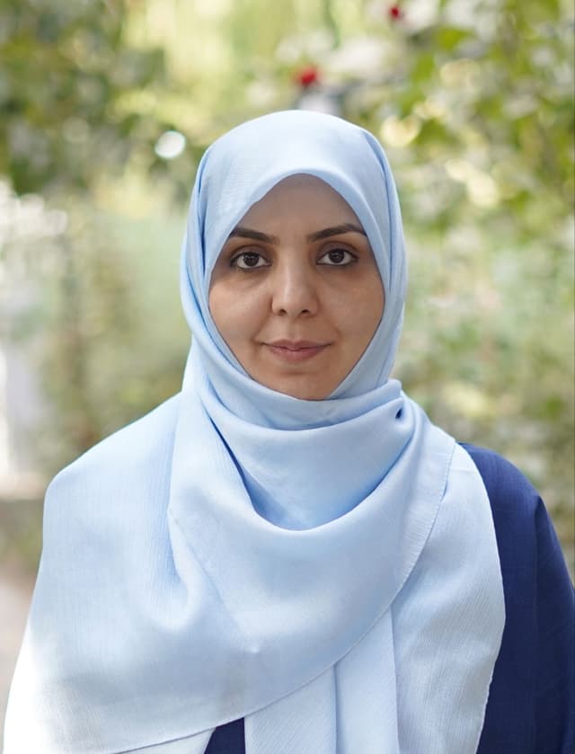 زینب افشاری